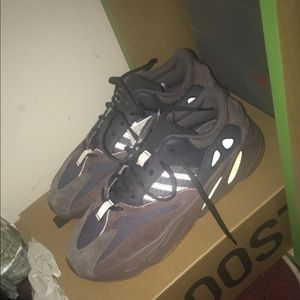 Yeezys 700 Muave